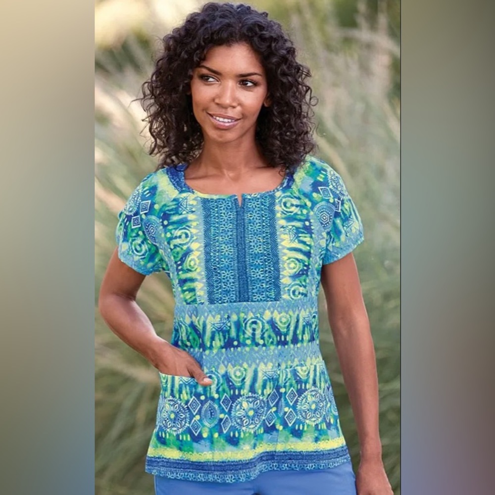 Elan Green Blue Print scrub top S small